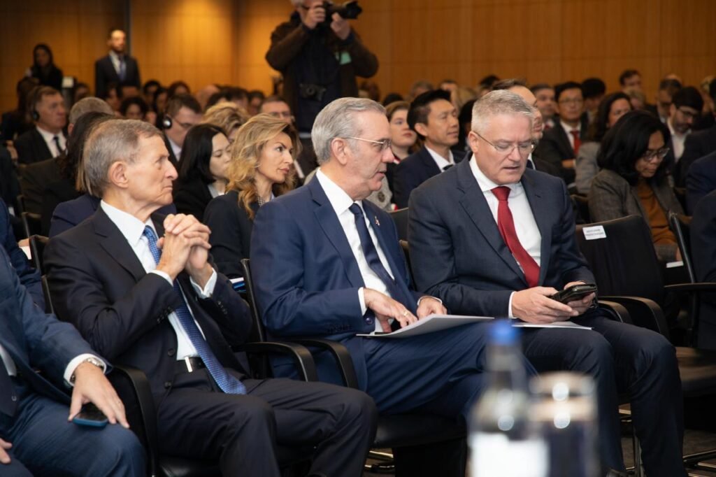 Presidente Abinader reafirma la integridad como eje estratégico del Estado en Foro Global Anticorrupción en París