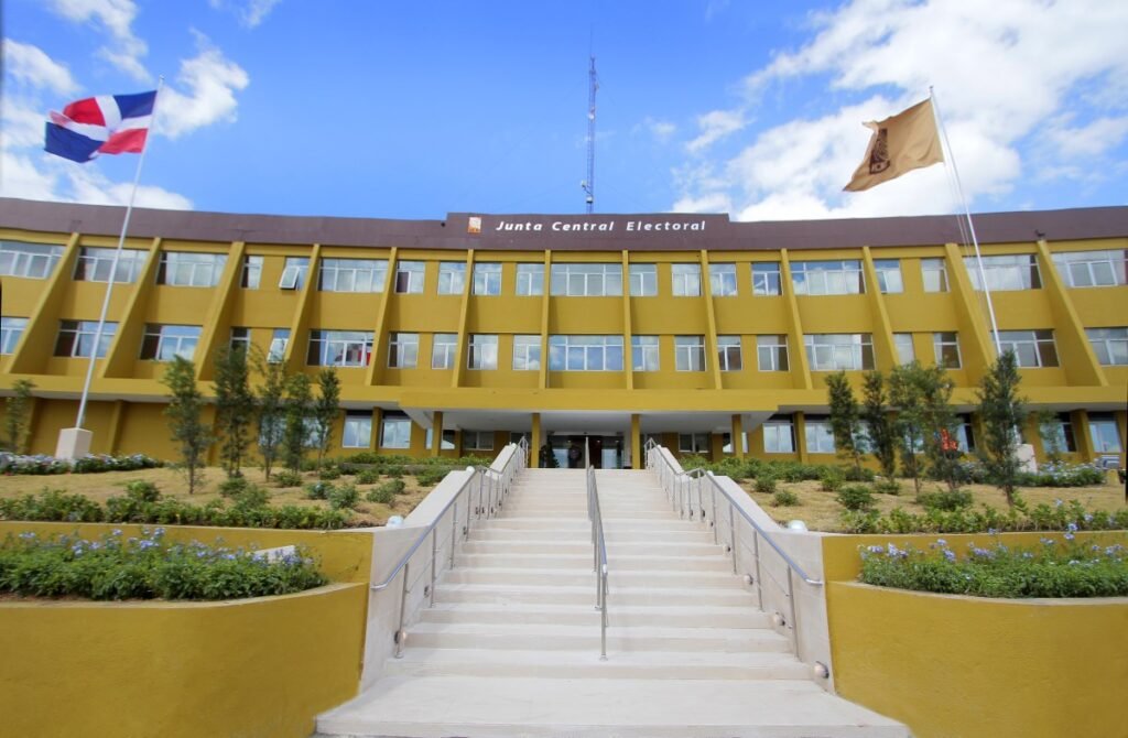 JCE inicia este domingo 12 de abril la renovación de la nueva cédula a nivel nacional