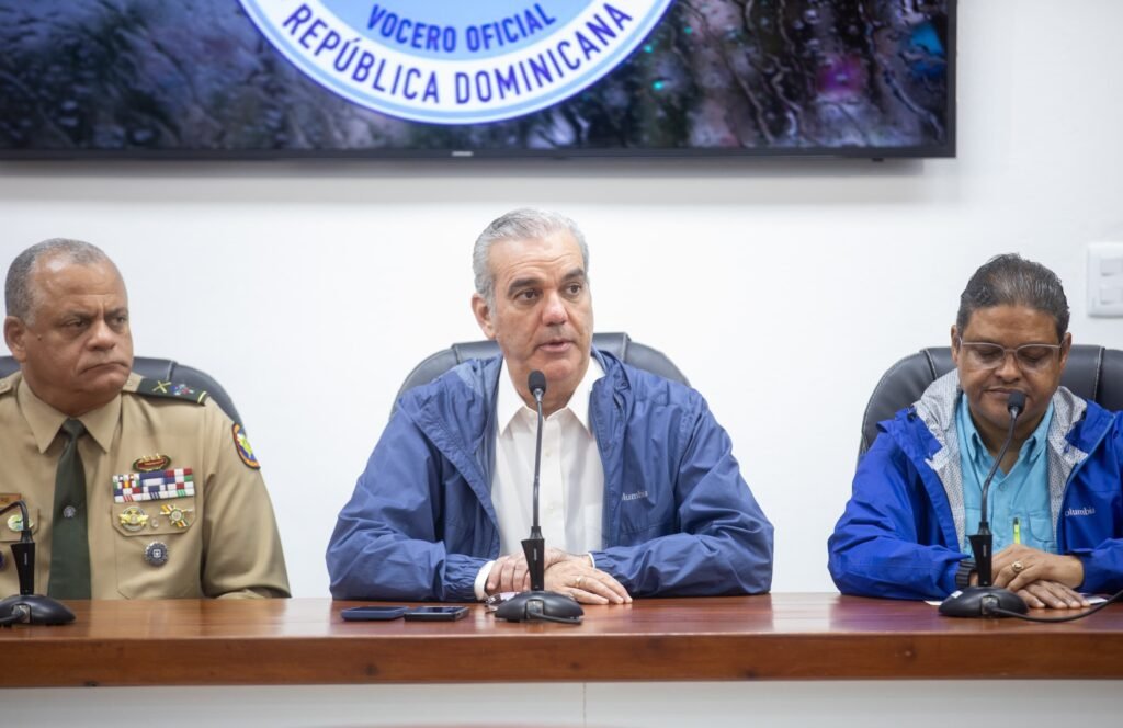 Abinader dispone una serie de medidas para acudir en auxilio familias afectadas por fuertes lluvias