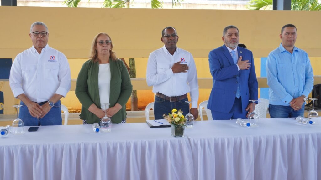 Titulación en Villa Altagracia dará seguridad jurídica a 8 mil personas