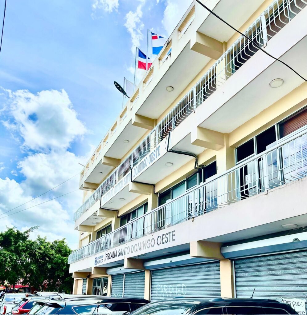 Tres en meses de prisión preventiva para hombre que golpeó y amenazó de muerte a su expareja en Pedro Brand Fiscalia-Santo-Domingo-Oeste