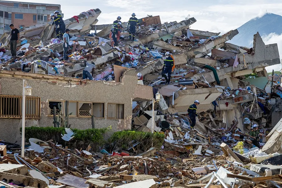 Venezuela informa del rescate de más de 6.400 personas tras los terremotos que han causado 1.943 muertos terremotos