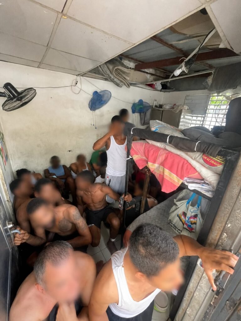 Defensa Pública denuncia hacinamiento extremo en destacamento de Santo Domingo Este y lleva el caso a los tribunales Defensa Pública