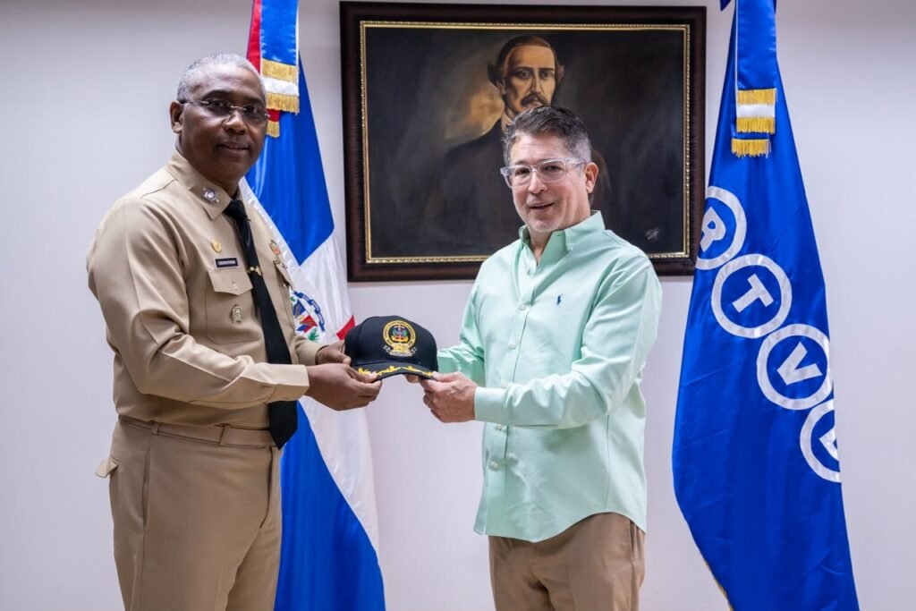 Comisión de la Armada Dominicana visita RTVD RTVD