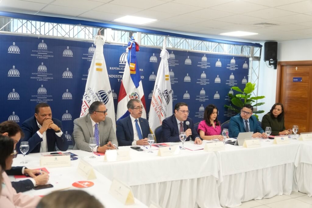 Ministro Sanz Lovatón destaca importancia de la calidad para la economía dominicana Ministro Sanz Lovatón