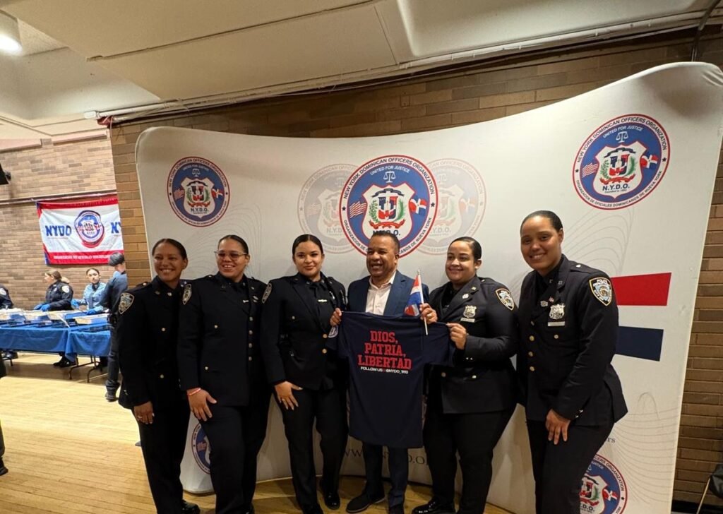 NYPD reconoce trayectoria del Empresario Artístico Vidal Cedeño por sus aportes a la música y la cultura latina en Nueva York Vidal Cedeño