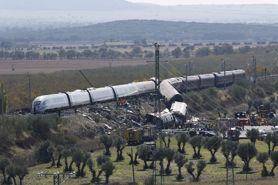 Al menos 68 muertos y más de 180 heridos al chocar dos trenes de alta velocidad en Urda, Toledo trenes