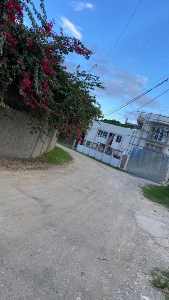 ¡Más de 30 años esperando! Denuncian abandono de la urbanización Esmeralda en Costámbar, Puerto Plata urbanización Esmeralda